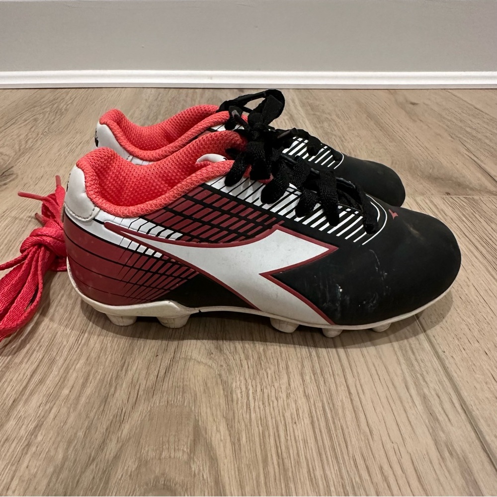 Diadora Kids Black, White and Pink/Red Soccer Shoes
